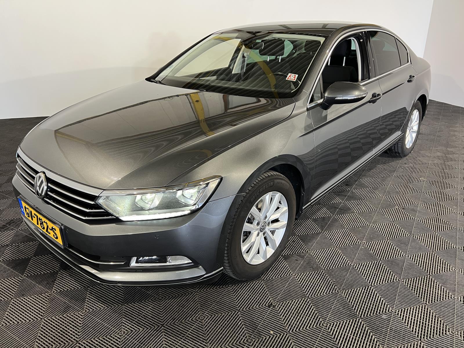 Volkswagen | Passat | 1.4 TSI Comfortline | 2015 | 225.904 km | GV782S | Logisch