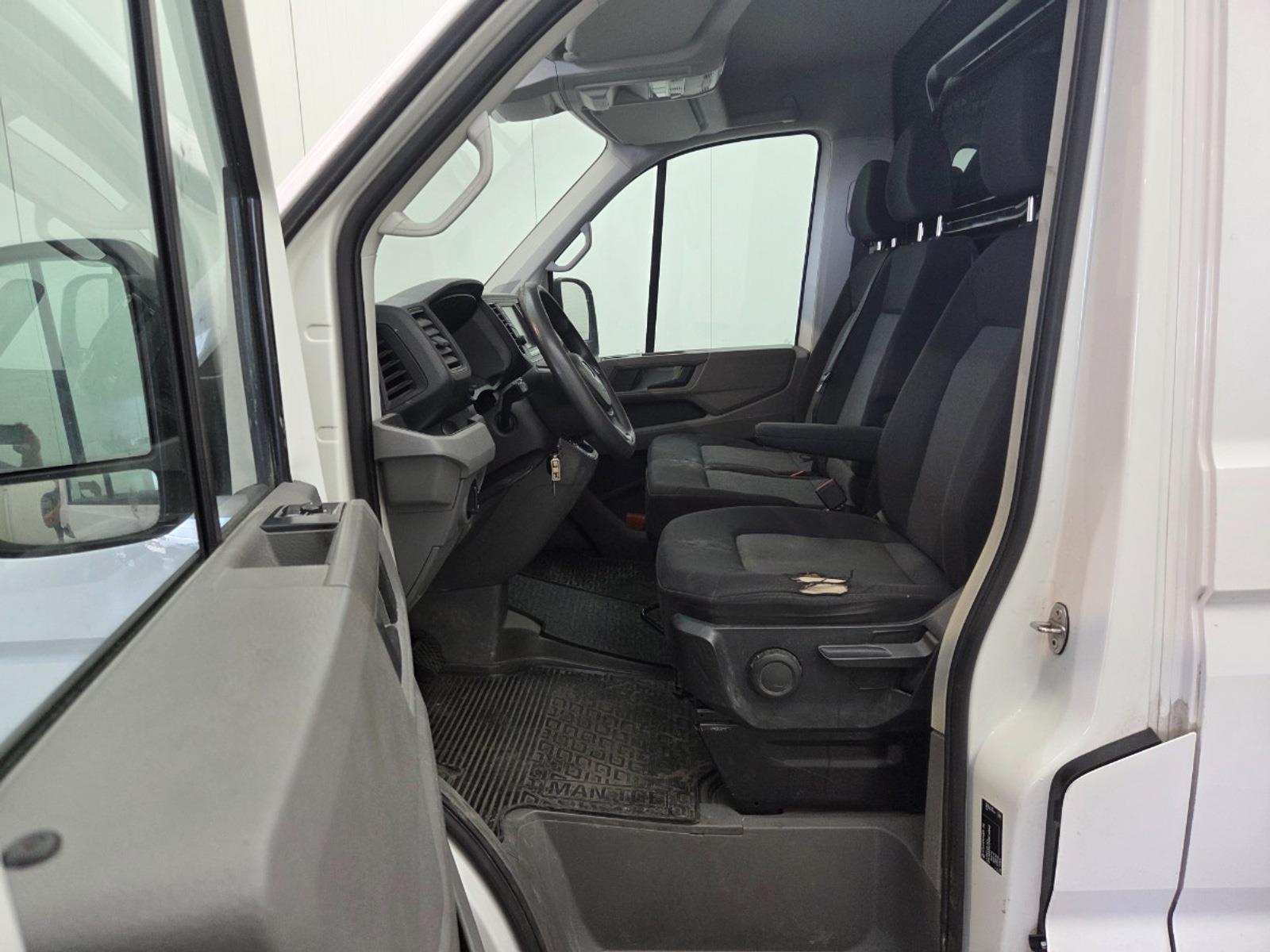Volkswagen Crafter 35 2.0 TDI L3H3 DC Trendline | 2018 | 181.960 km | Automaat | VZB58F | NAP: Geen oordeel