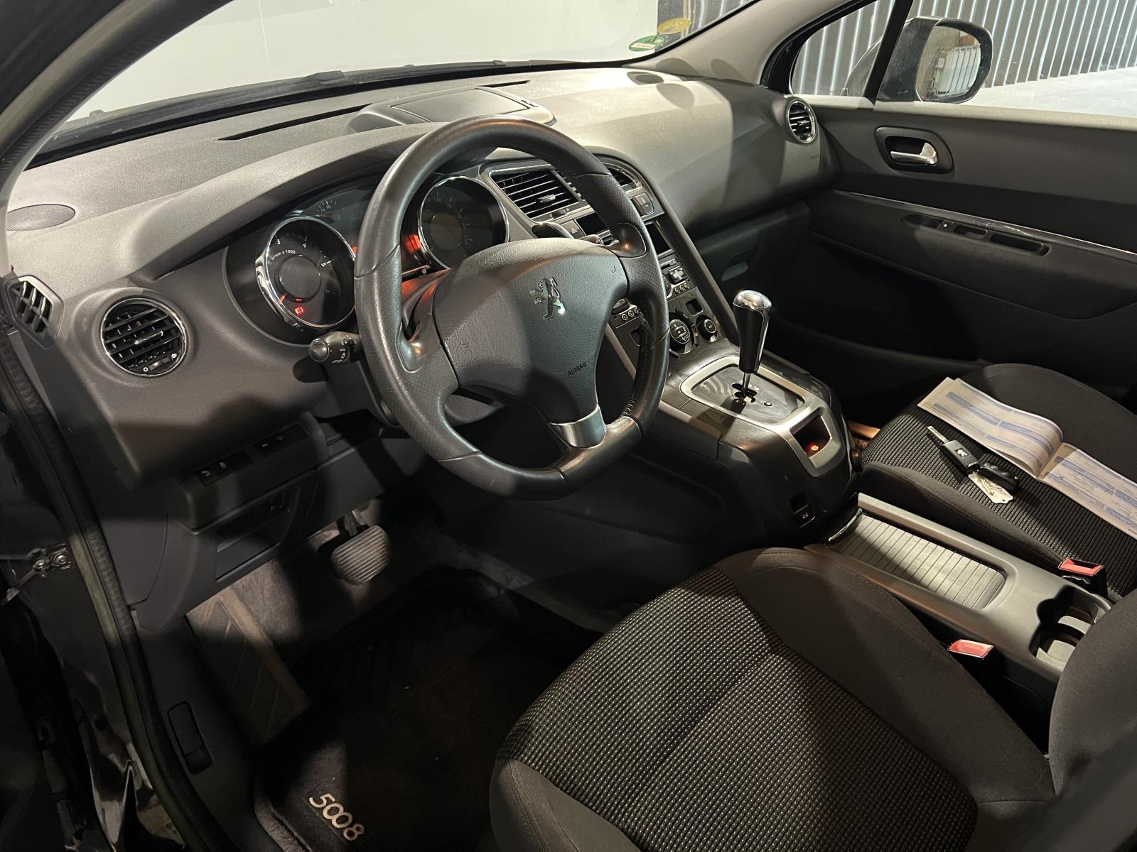 Peugeot | 5008 | 1.6 e-HDi Style 5p. | 2013 | 277.209 km | 4KGP98 | Logisch