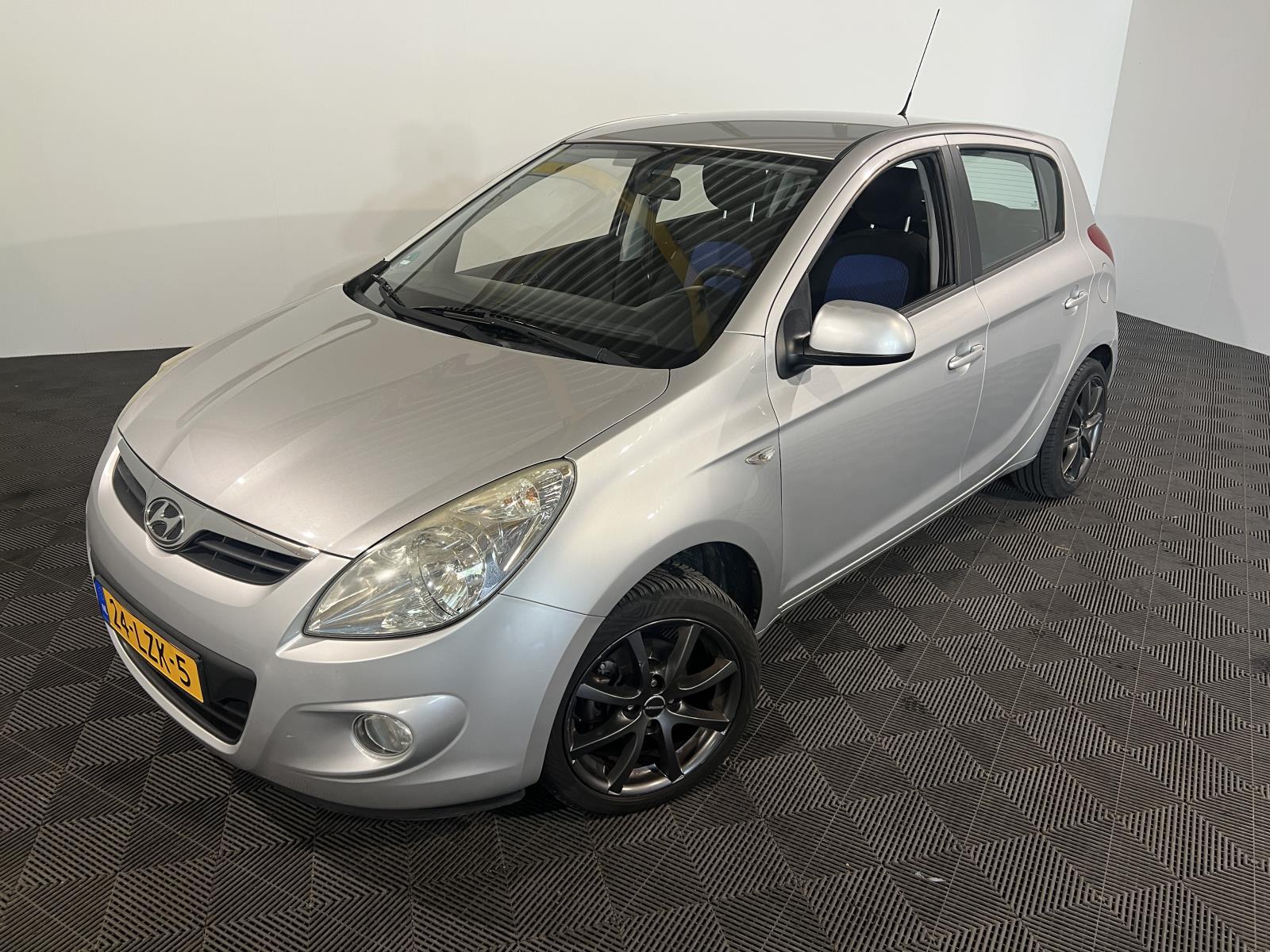 Hyundai | i20 | 1.4i Dynamic XL | 2010 | 167,119 km | 24LZK5 | Logical