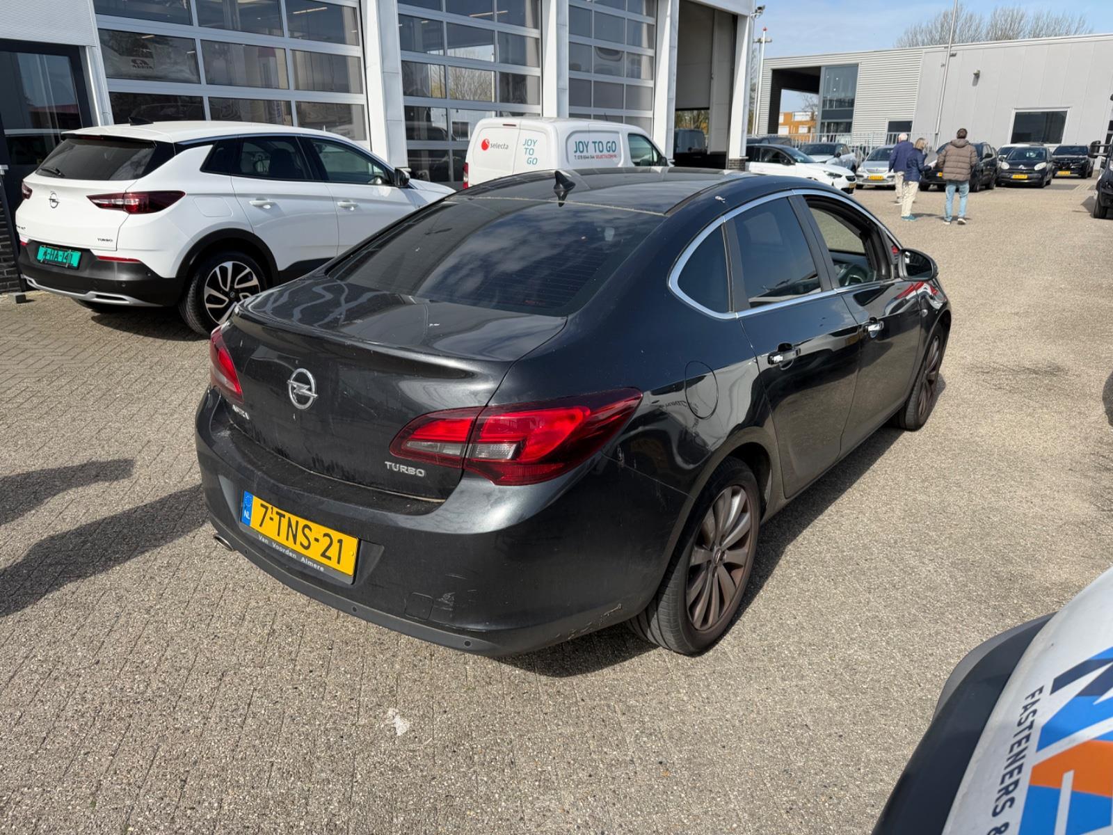 Opel Astra 1.4 Turbo Cosmo | 2014 | 369.457 km | 7TNS21 | NAP: Logisch