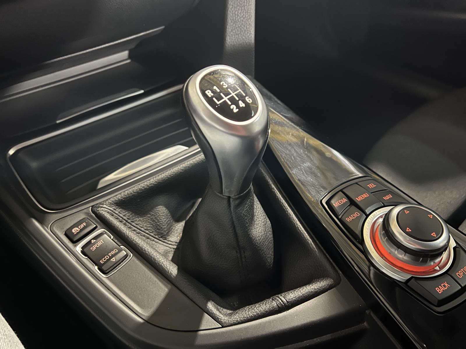 BMW | 3-serie Touring | 316i High Executive | 2013 | 217.549 km | 6SLR17 | Logisch