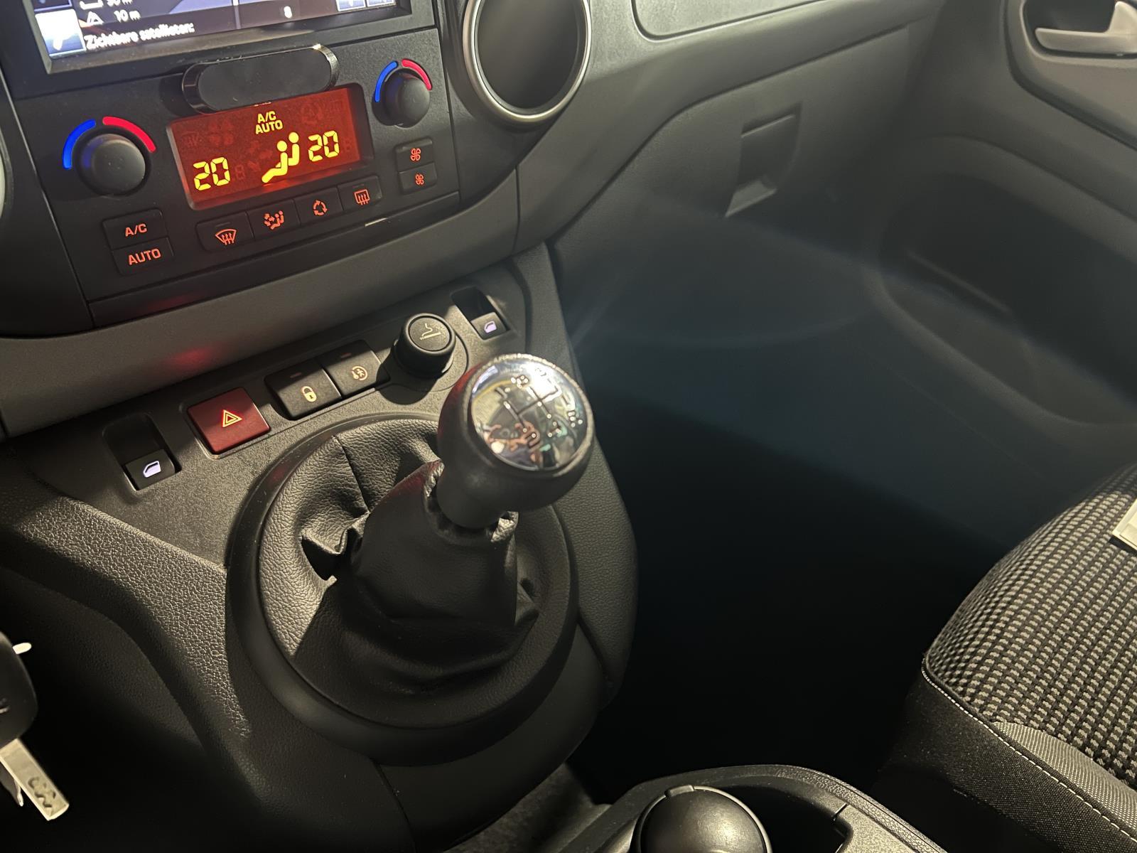 Peugeot | Partner Tepee | 1.2 PureTech Allure | 2018 | 157,004 km | L130FK | No rating