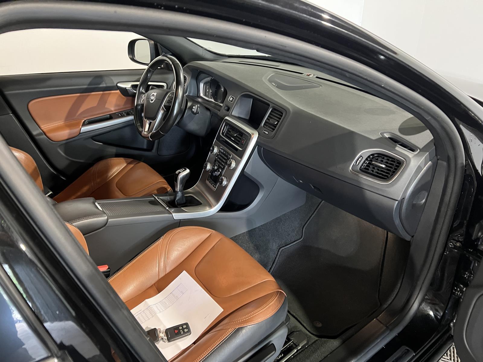 Volvo | V60 | 2.0 D3 Summum | 2017 | 210.963 km | J333KN | Geen oordeel