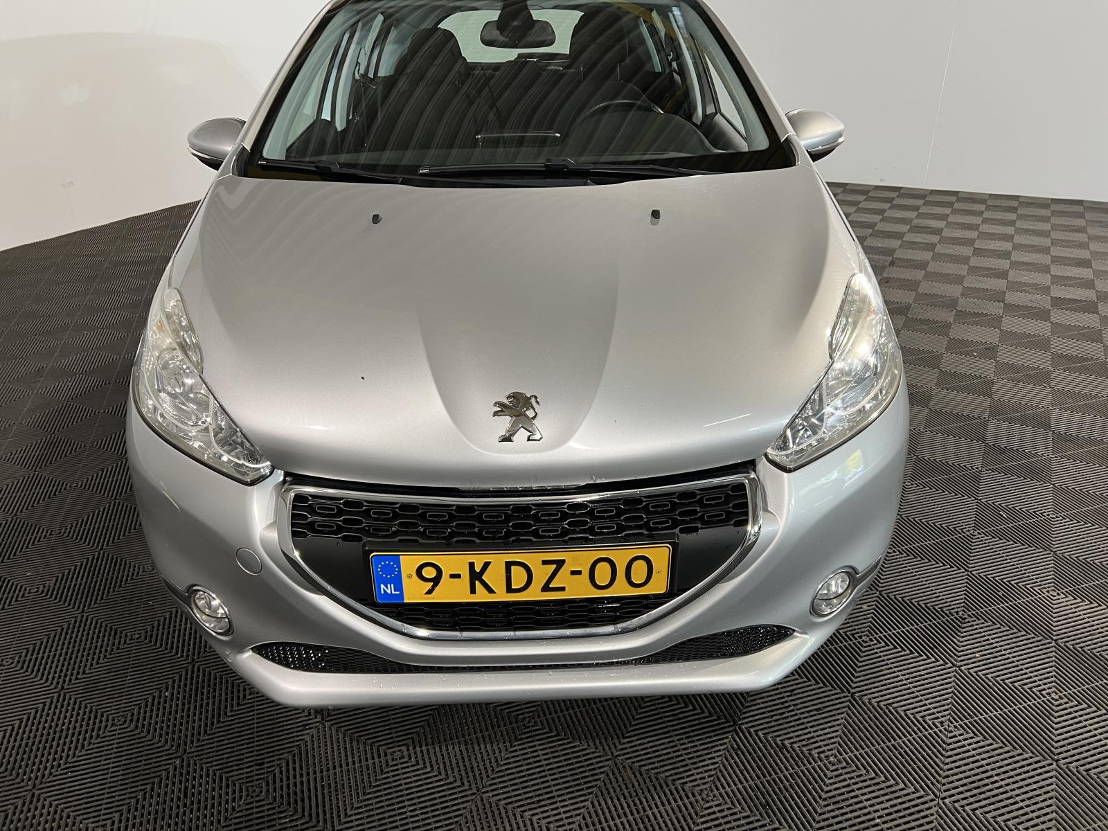 Peugeot | 208 | 1.2 VTi Envy | 2013 | 112.888 km | 9KDZ00 | Logisch