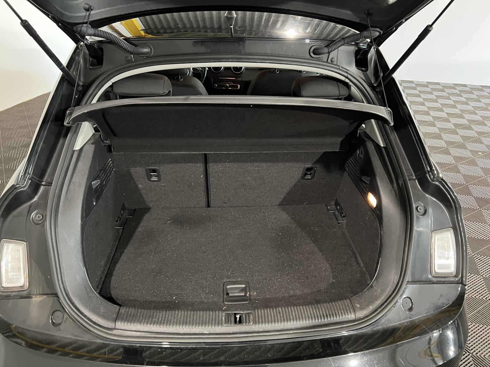 Audi | A1 Sportback | 1.4 TDI Adrenalin | 2017 | 311.682 km | NL596G | Logisch