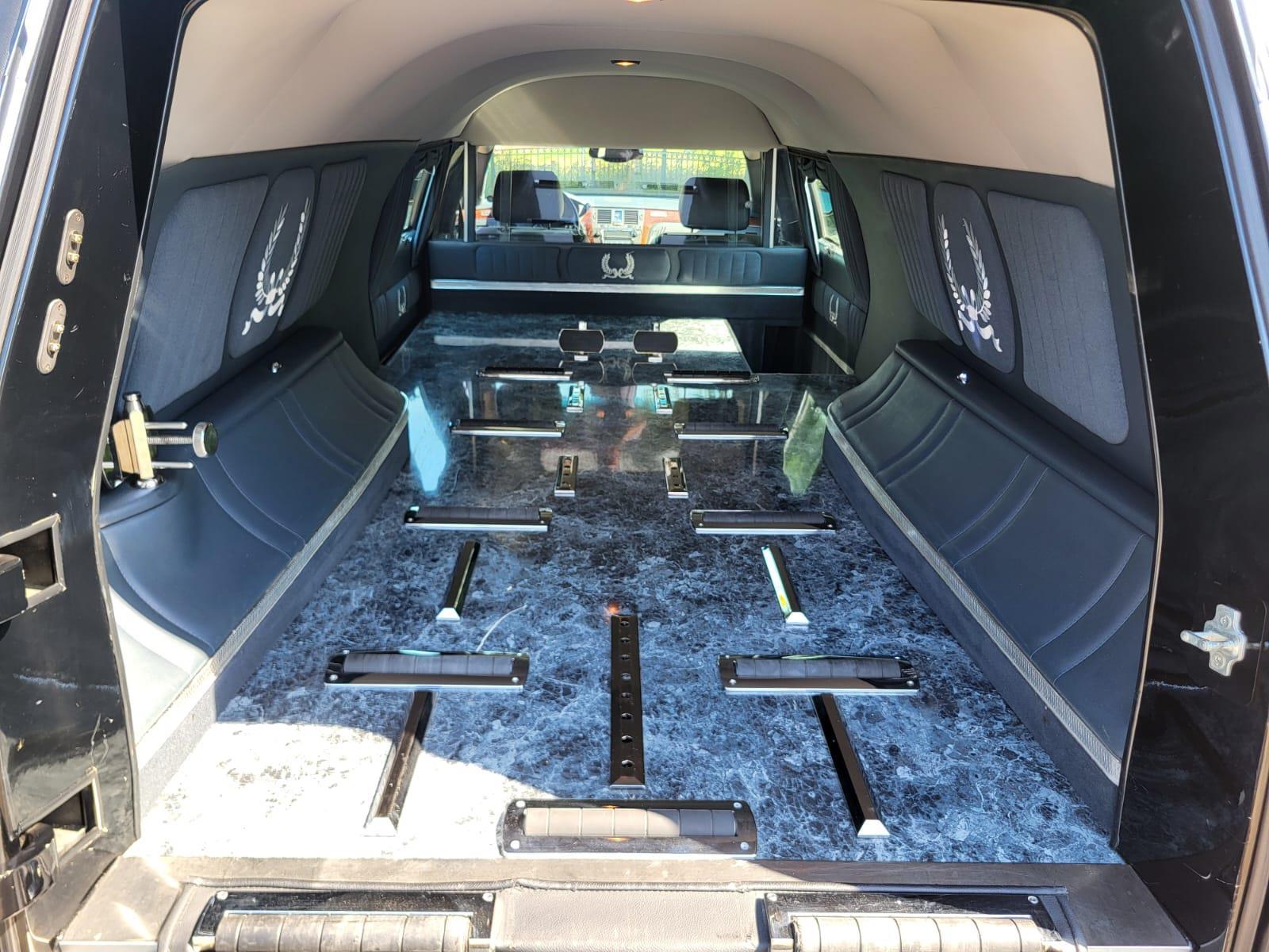 Cadillac | CADILLAC DEVILLE V8 Funeral Car | 2006 | 287,268 km | 32PGP6 | No rating