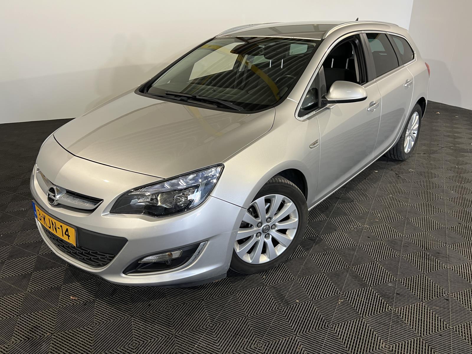 Opel | Astra Sports Tourer | 1.7 CDTi Cosmo | 2013 | 259.405 km | 3KJN14 | Logisch