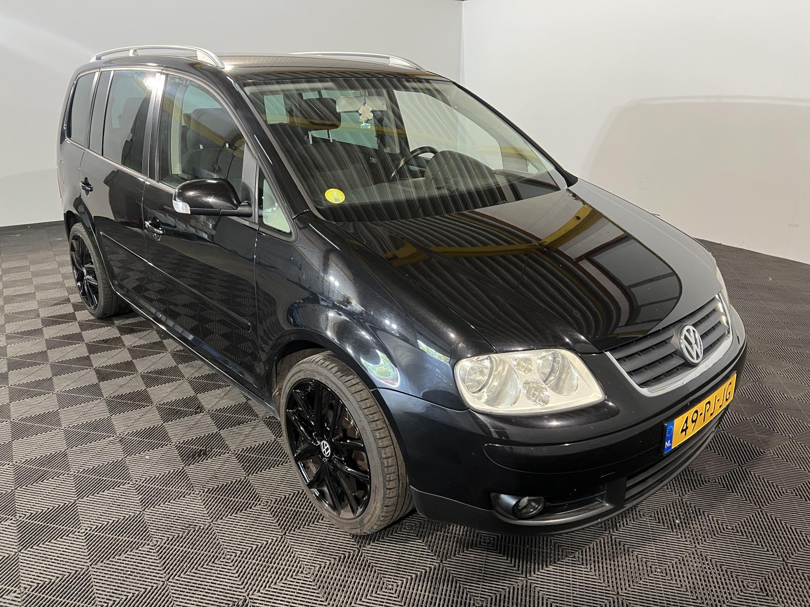 Volkswagen | Touran | 2.0-16V FSI Highline | 2004 | 283.301 km | 49PJJG | Logisch
