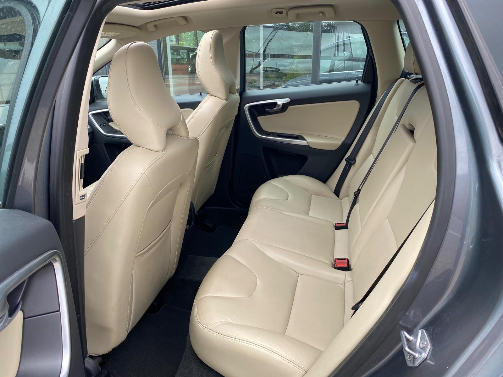 Volvo XC60 2.0 T5 FWD Polar+ | 2017 | 190,002 km | Automatic | NS920B | NAP: Reasonable