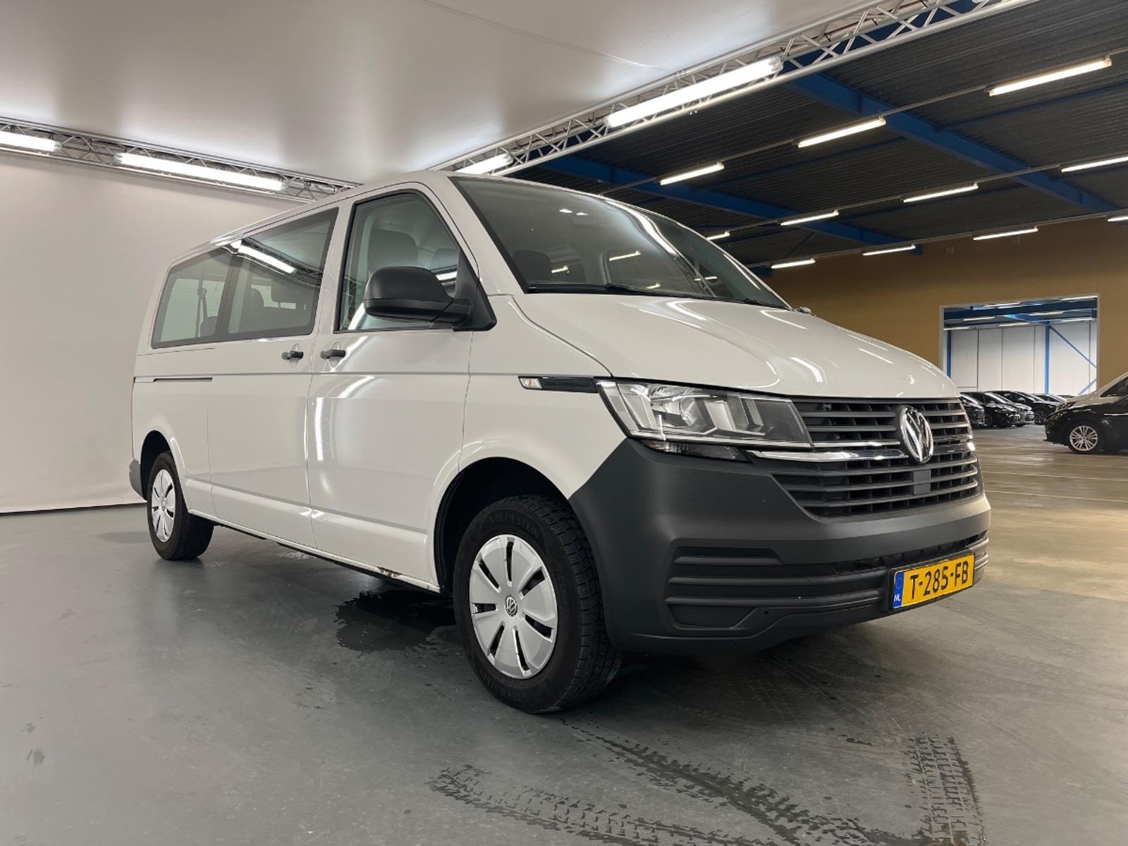 Volkswagen Transporter Kombi 2.0 TDI L2H1 Personenbus | 2023 | 262.972 km | T285FB | NAP: Logisch