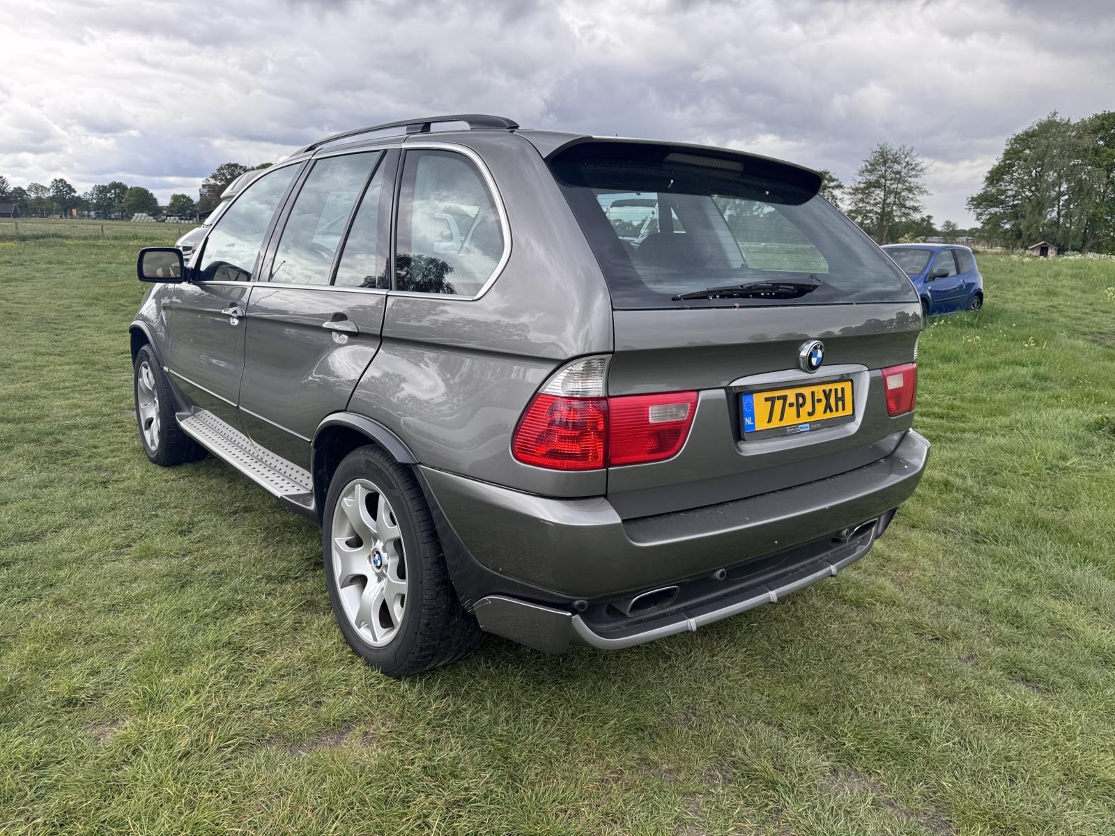 BMW | X5 | 4.4i High Executive | 2004 | 249.995 km | 77PJXH | Logisch