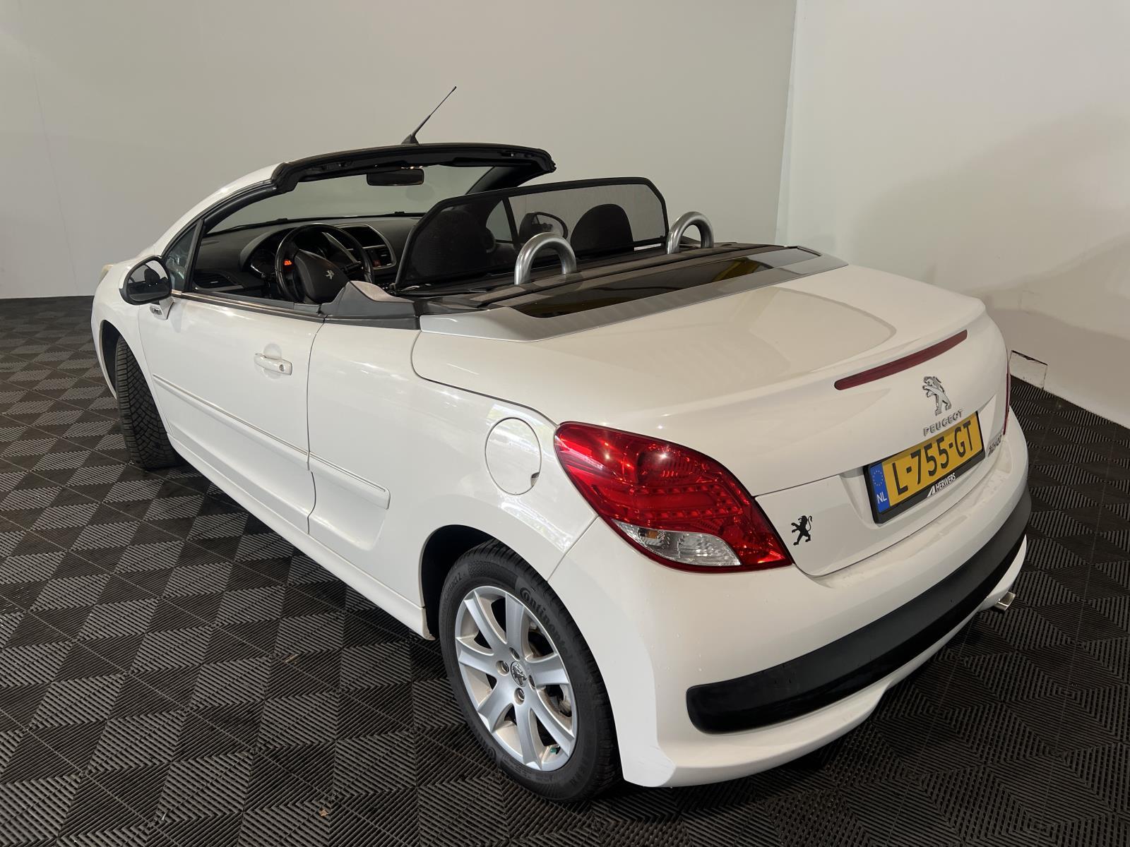 Peugeot | 207 CC | 1.6 VTi | 2012 | 120.997 km | L755GT | Geen oordeel