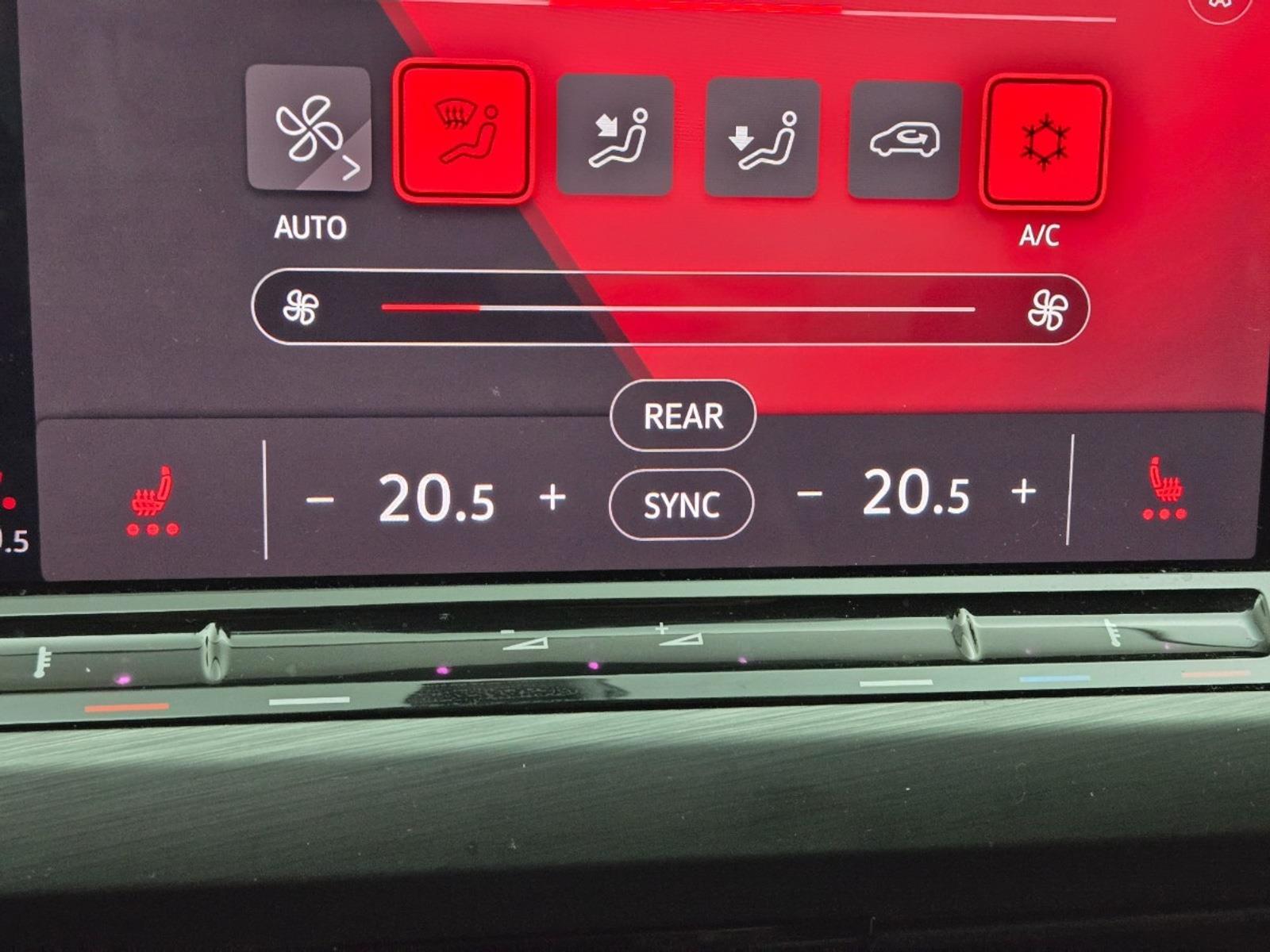 Volkswagen Golf 1.4 eHybrid Style | 2021 | 92,036 km | Automatic | HTK10B | NAP: No rating