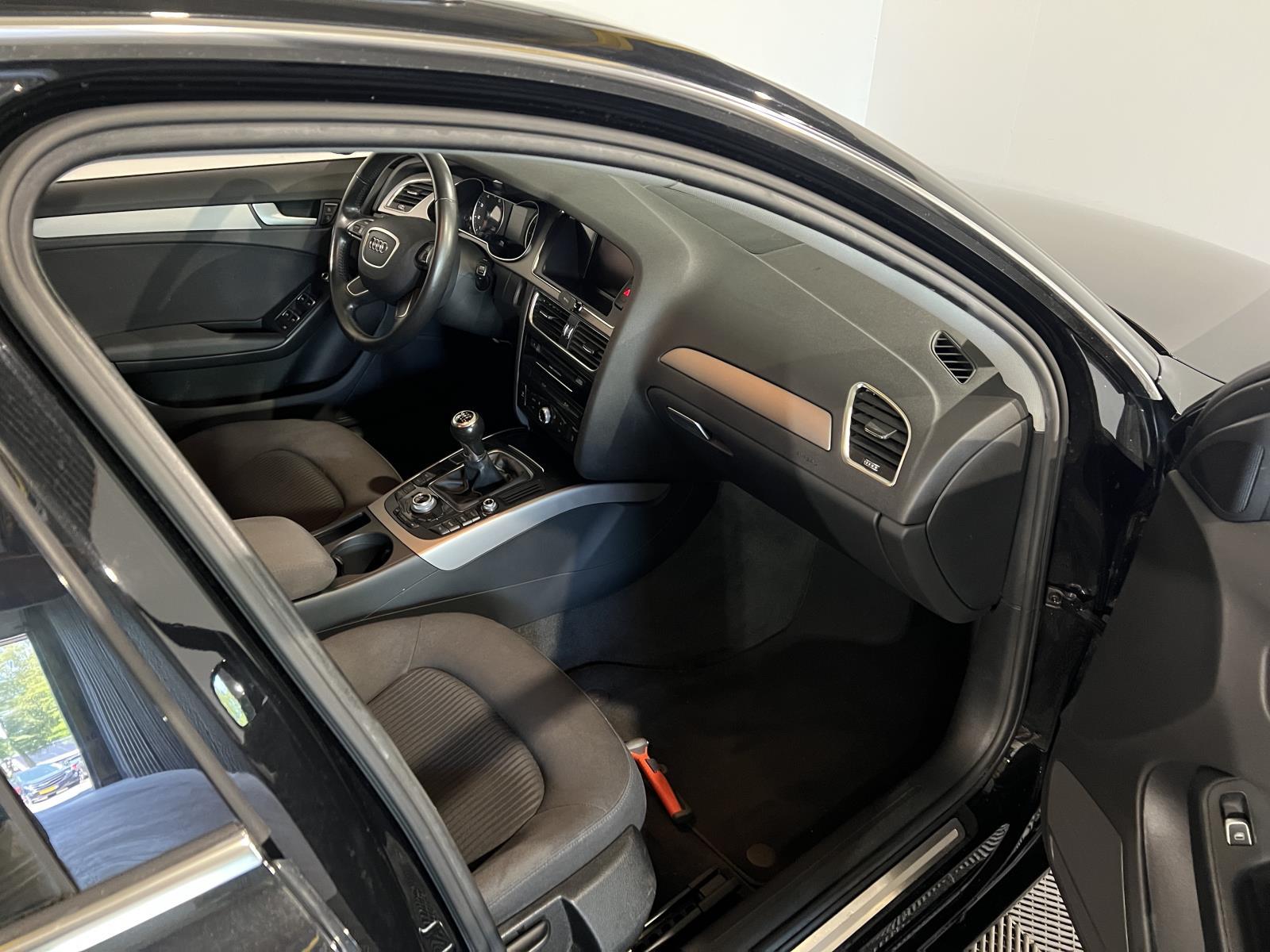 Audi | A4 Avant | 1.8 TFSI Business Edition | 2013 | 258.979 km | 1KST85 | Logisch