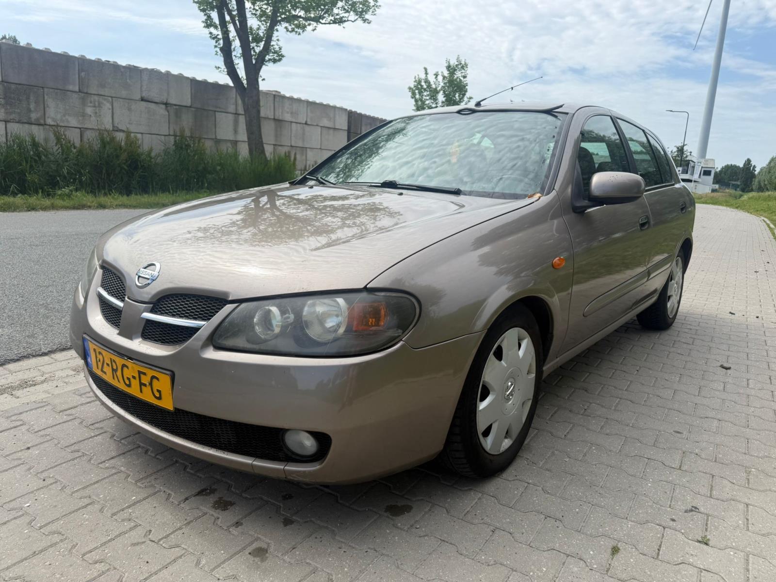 Nissan | Almera | 1.8 Acenta | 2005 | 159.568 km | 12RGFG | Logisch