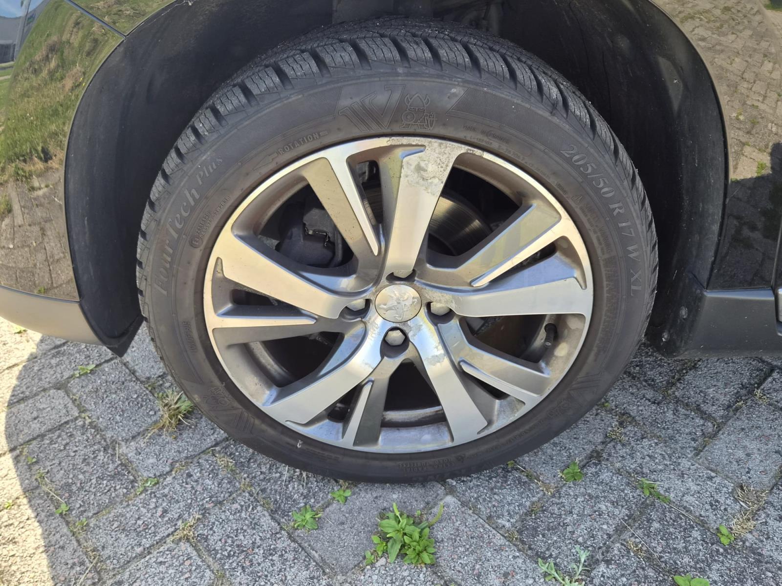 Peugeot | 2008 | 1.2 PureTech Féline | 2016 | 150,400 km | PF276X | No rating