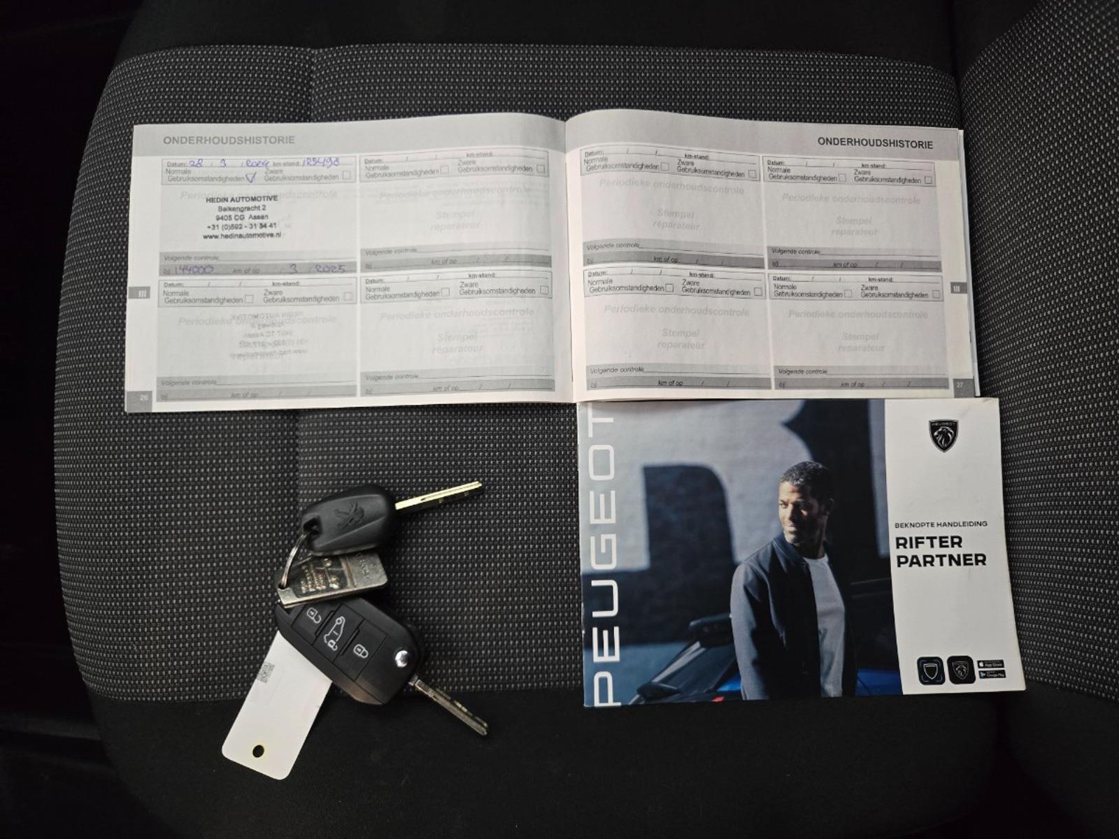 Peugeot Partner 1.5 BlueHDI Premium | 2022 | 183.950 km | VSH80L | NAP: Logisch