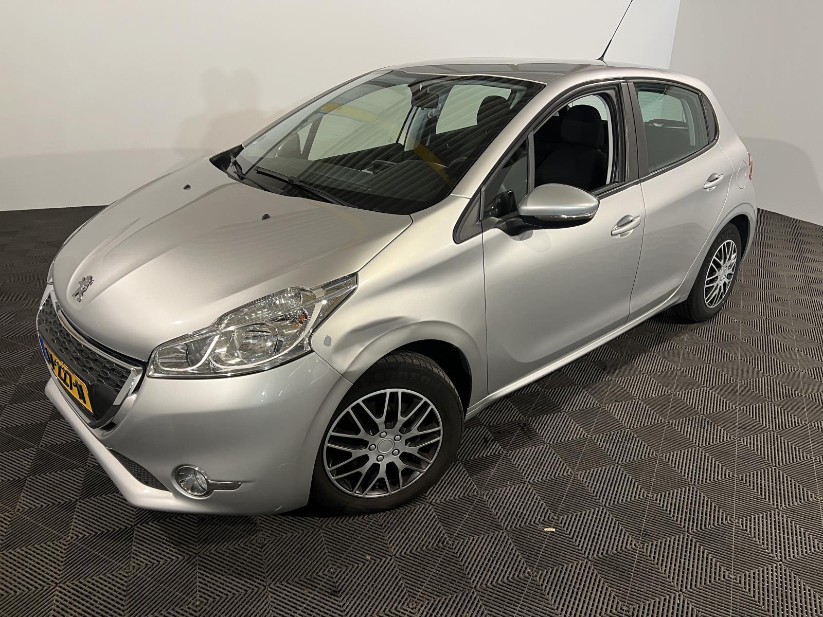 Peugeot | 208 | 1.2 VTi Allure | 2015 | 146,433 km | JV227N | No rating