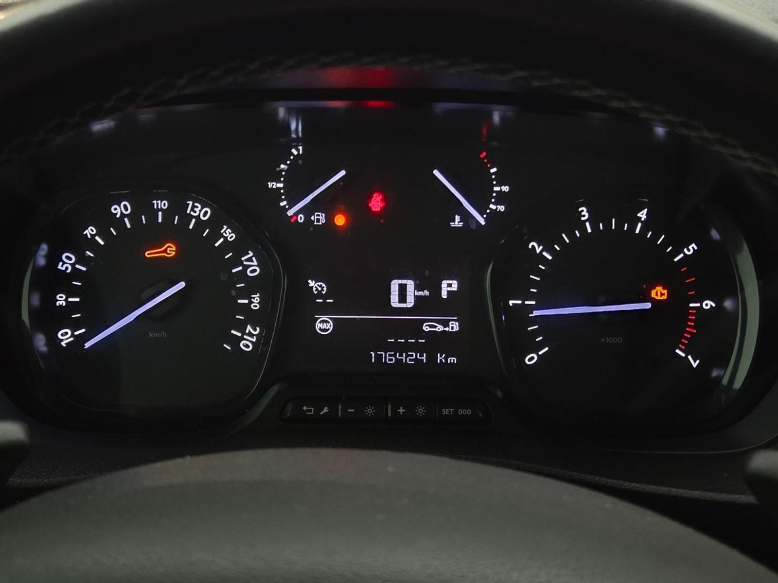 Citroën Jumpy 2.0 BlueHDI 180 M Club | 2019 | 176,424 km | Automatic | VNR40P | NAP: No rating