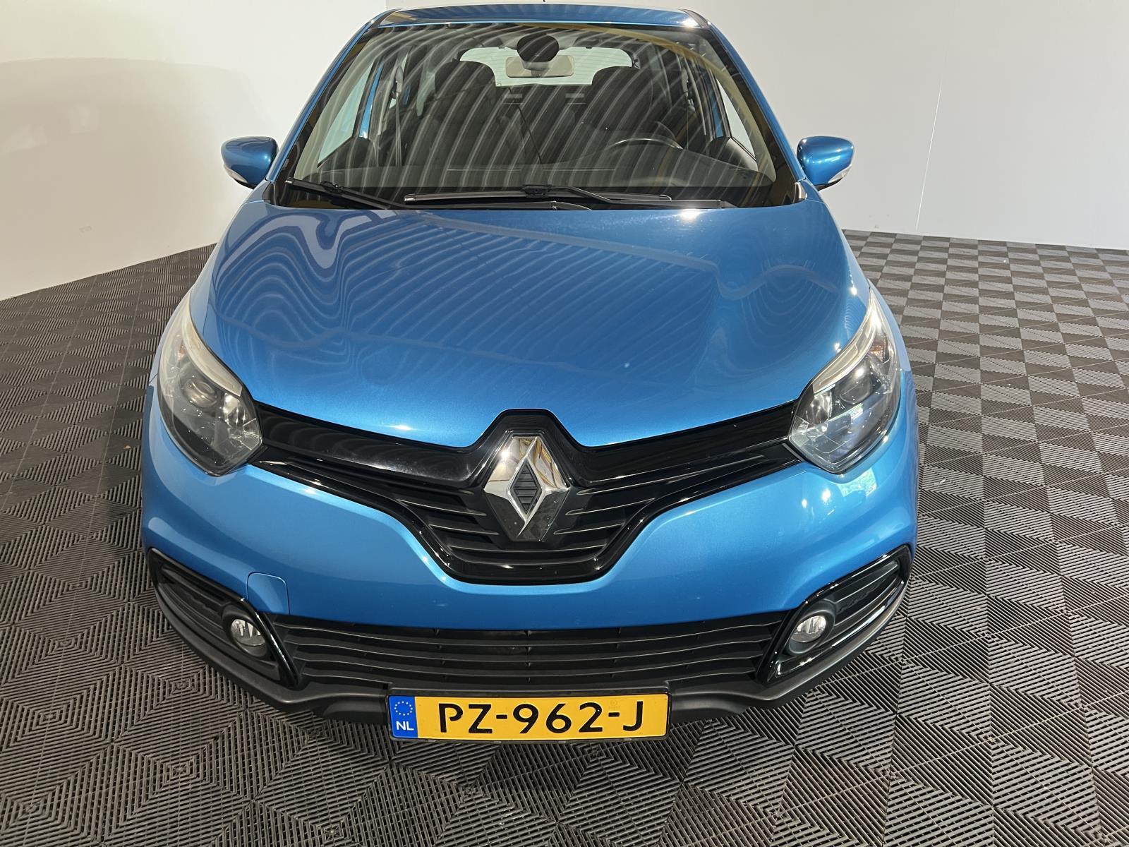Renault | Captur | 0.9 TCe Dynamique | 2013 | 141,470 km | PZ962J | No rating