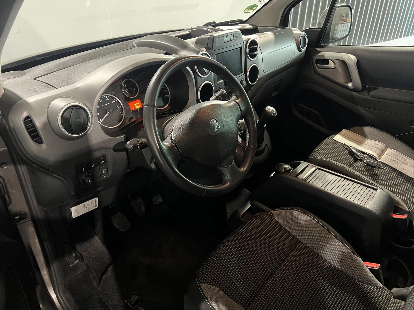 Peugeot | Partner Tepee | 1.2 PureTech Allure | 2018 | 157,004 km | L130FK | No rating
