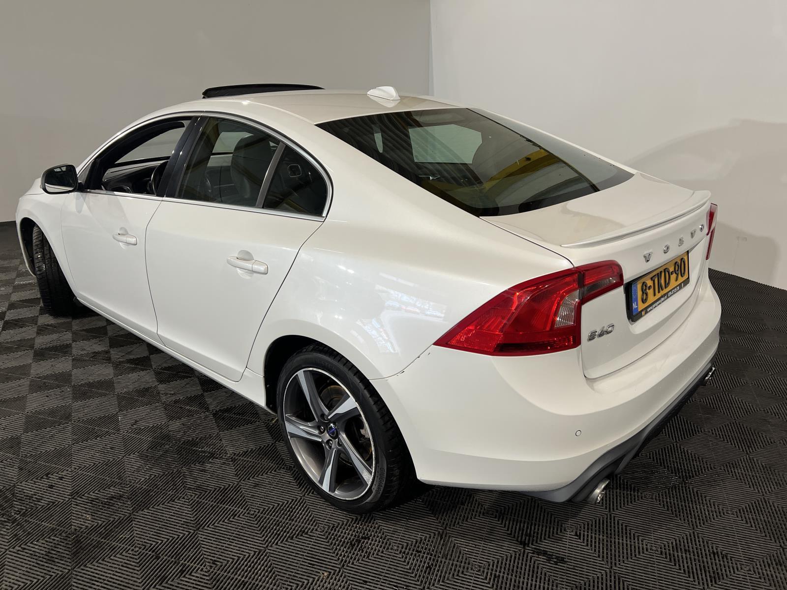 Volvo | S60 | 1.6 D2 R-Design | 2014 | 216.844 km | 8TKD90 | Logisch