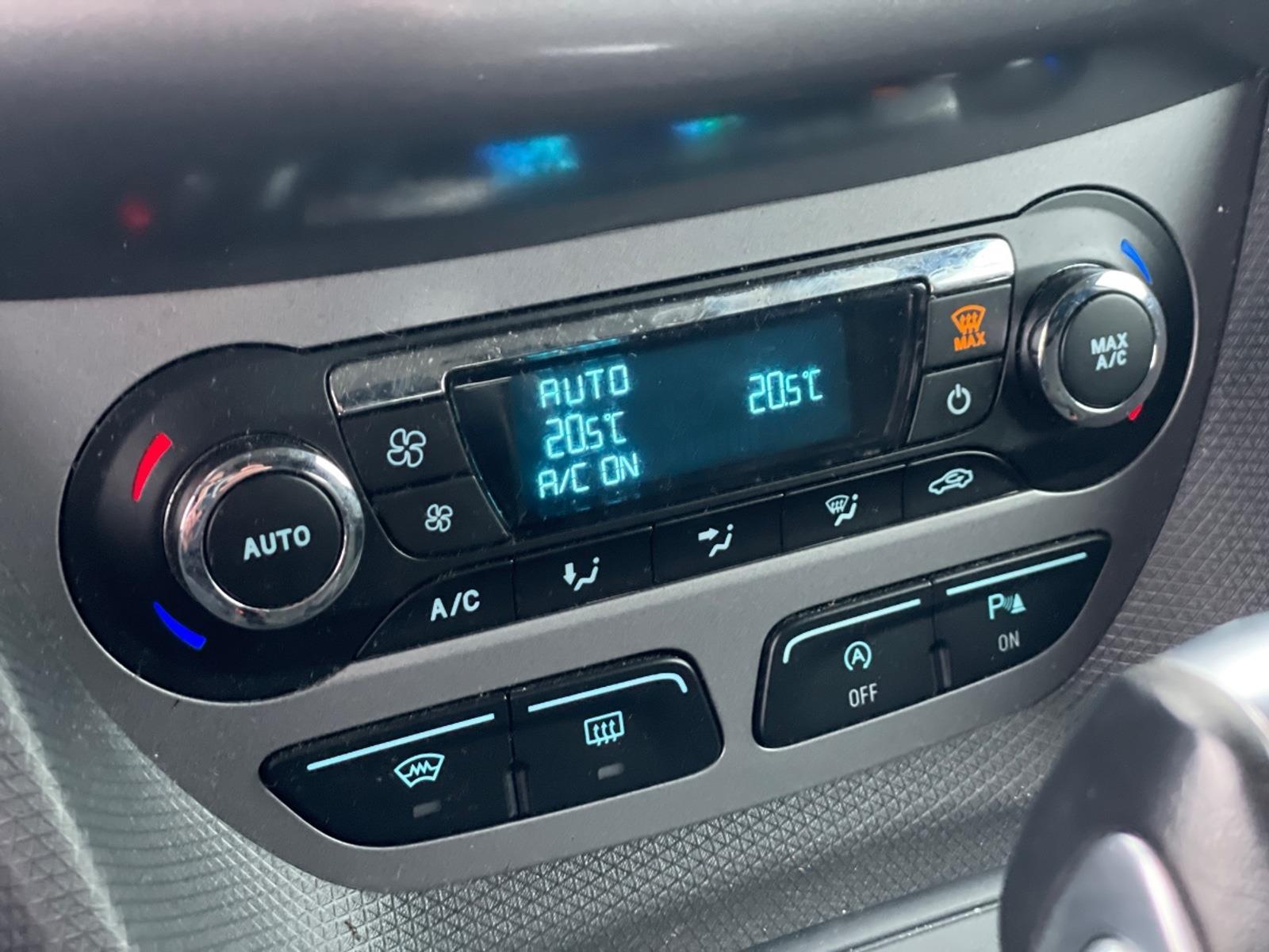 Ford Transit Connect 1.5 TDCI L1 Trend | 2018 | 207.229 km | Automaat | V430NB | NAP: Logisch