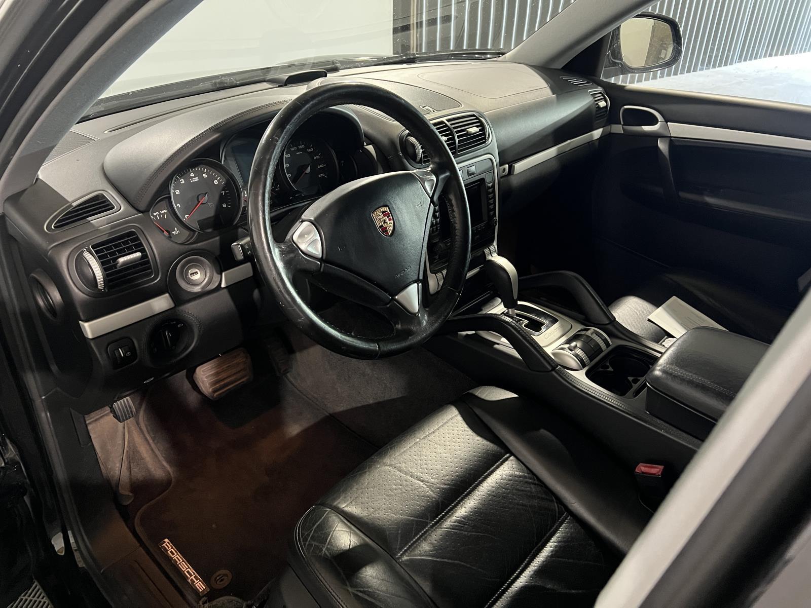 Porsche | Cayenne | 3.2 | 2004 | 206.850 km | 75PSVN | Logisch