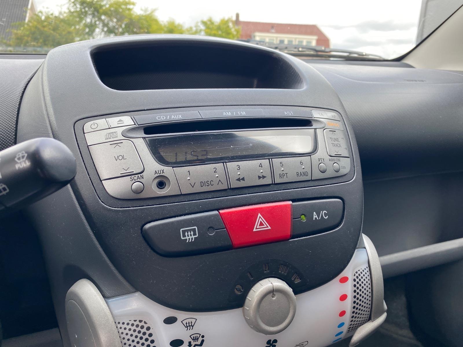 Peugeot 107 1.0-12V Millesim 200 | 2011 | 101.650 km | Automaat | 35NVX6 | NAP: Logisch