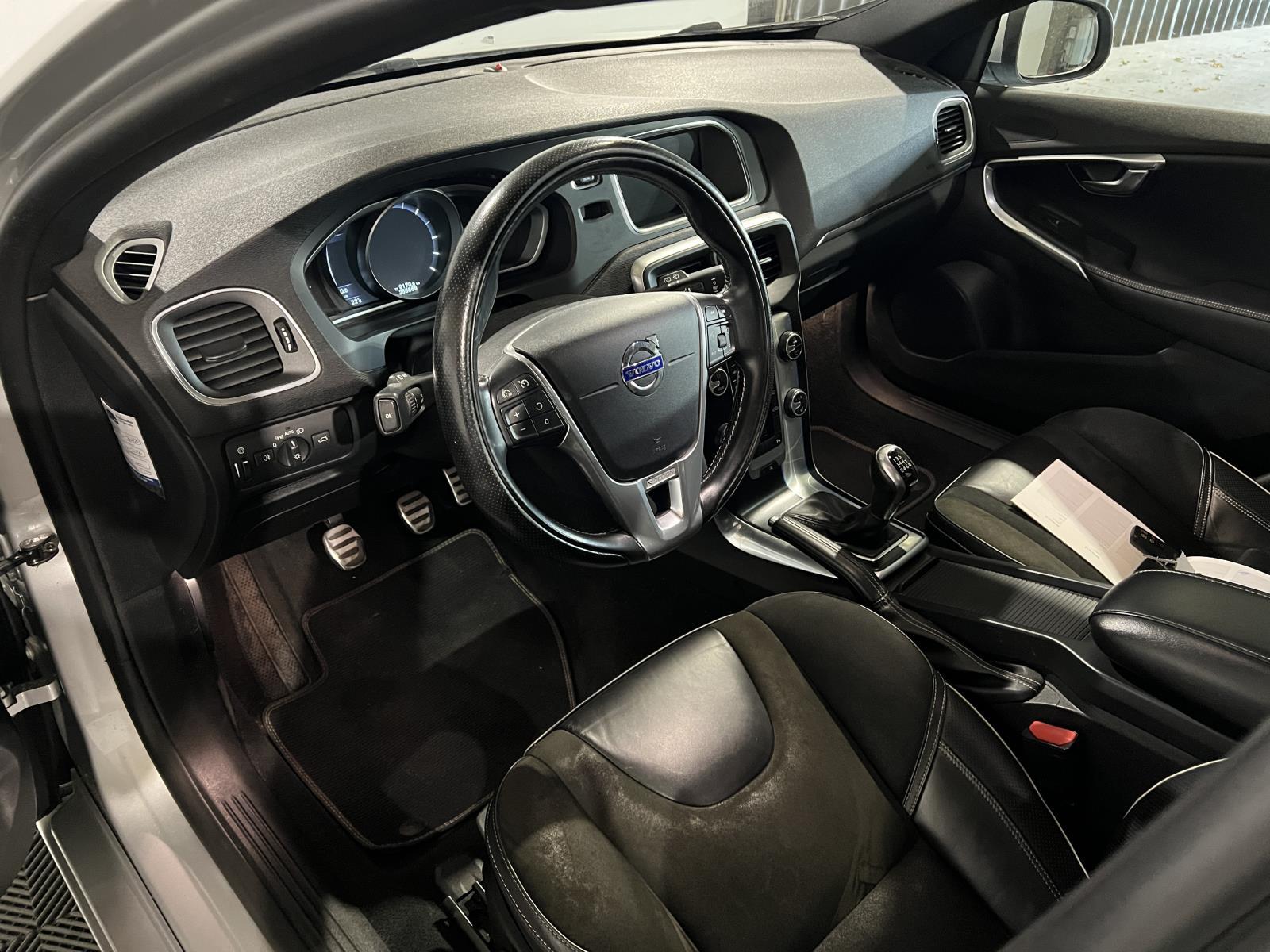 Volvo | V40 | 2.0 D2 Ocean Race Business | 2015 | 256.668 km | HN300B | Geen oordeel