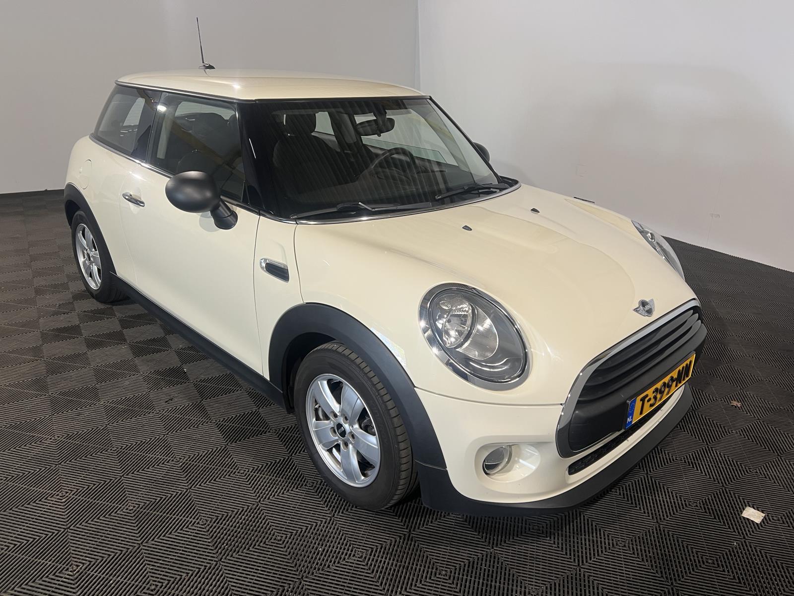 Mini | Mini | 1.5 One D Business | 2017 | 142.759 km | T399NN | Geen oordeel