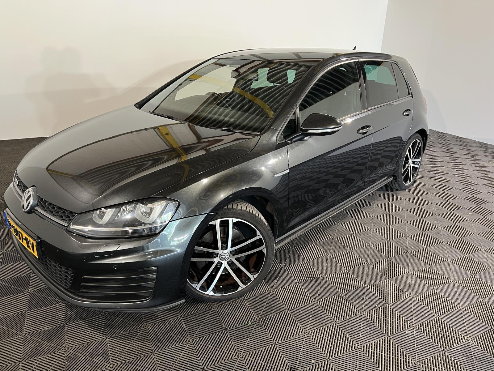Volkswagen | Golf | 2.0 TDI GTD | 2015 | 303.239 km | R807RV | Geen oordeel