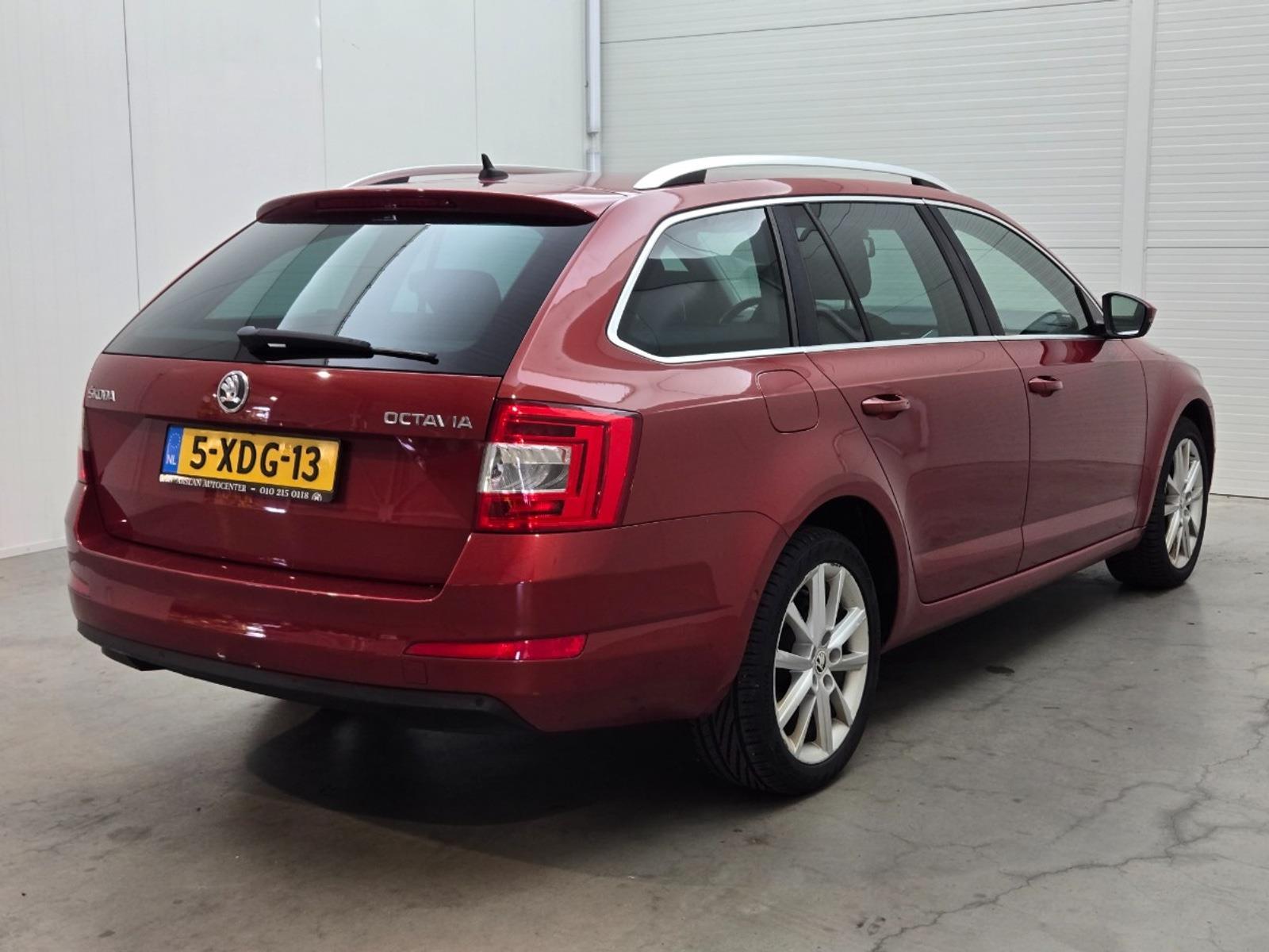 Skoda Octavia Combi 1.6 TDI Elegance Businessline Station Wagon | 2014 | 282,705 km | Automatic | 5XDG13 | NAP: Makes sense