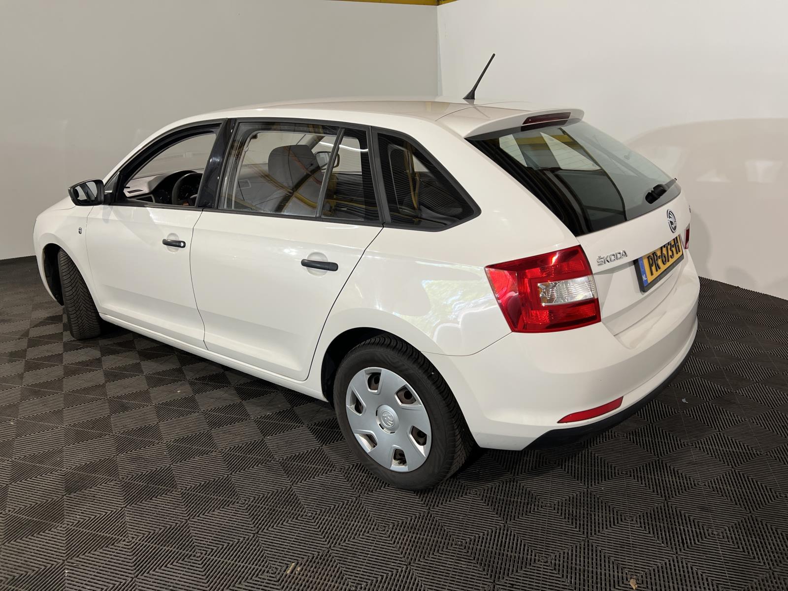 Skoda | Rapid Spaceback | 1.2 TSI Greentech Active | 2014 | 136.987 km | PR673H | Geen oordeel