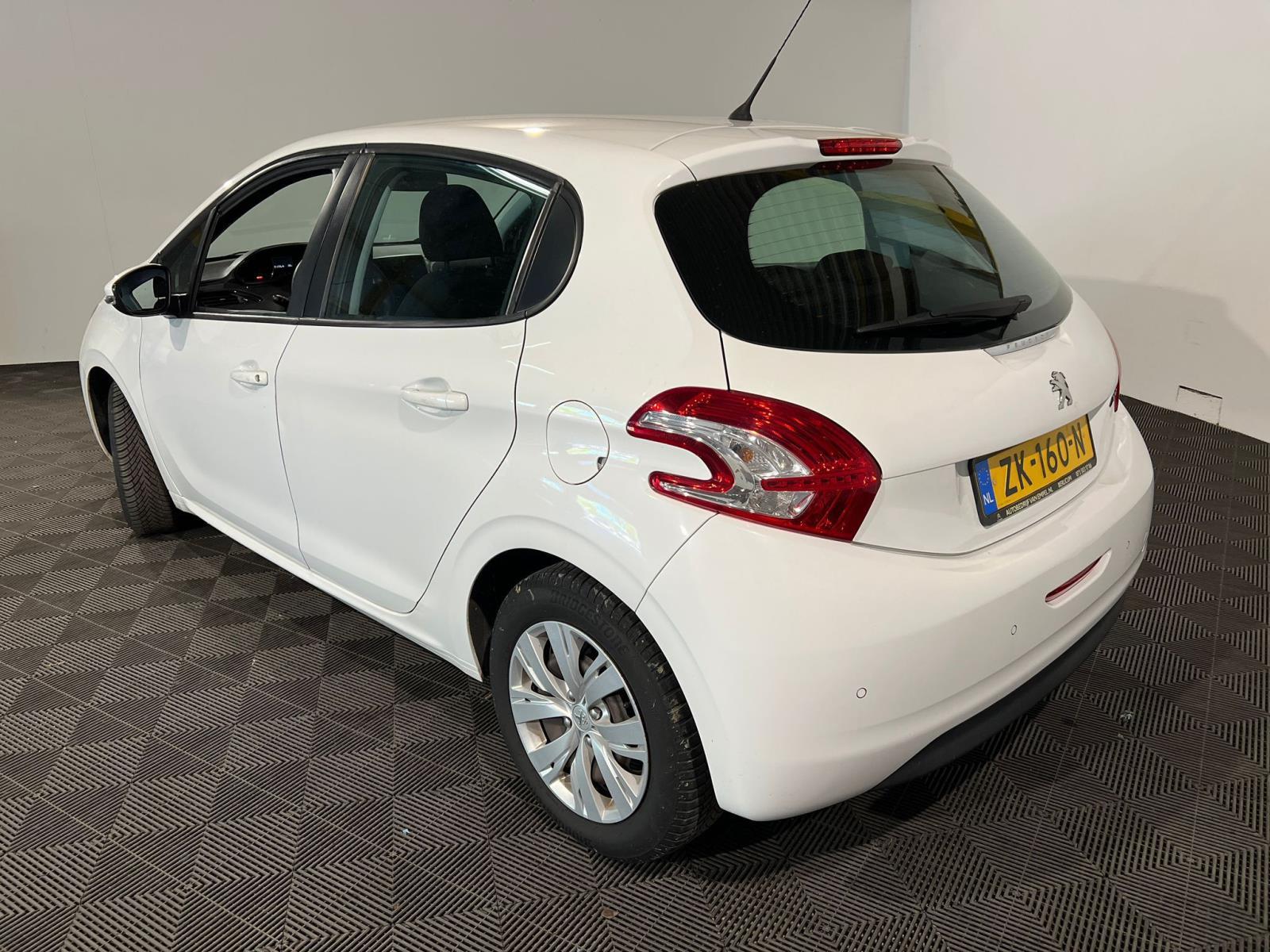 Peugeot | 208 | 1.0 PureTech LIKE | 2015 | 91.234 km | ZK160N | Geen oordeel