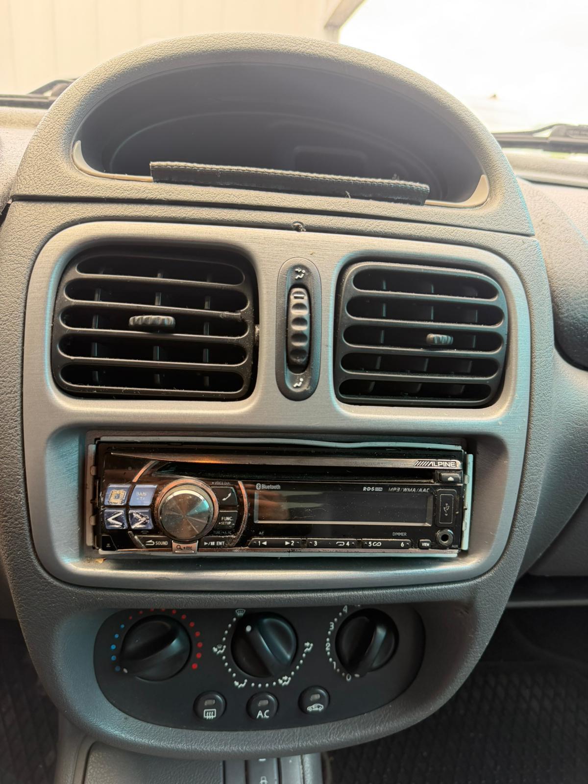 Renault | Clio | 1.6 RXE | 2000 | 314.568 km | 83FHGT | Logisch