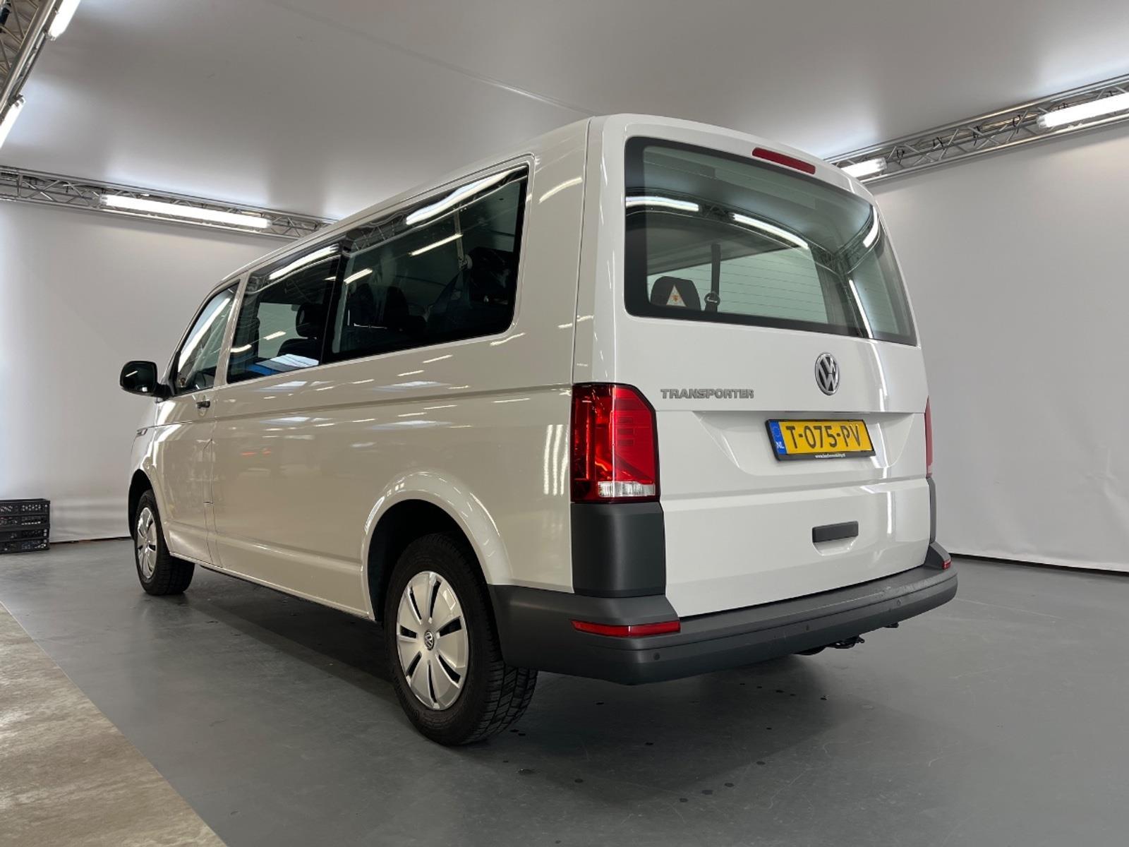 Volkswagen Transporter Kombi 2.0 TDI L2H1 Personenbus | 2023 | 261.836 km | T075PV | NAP: Logisch