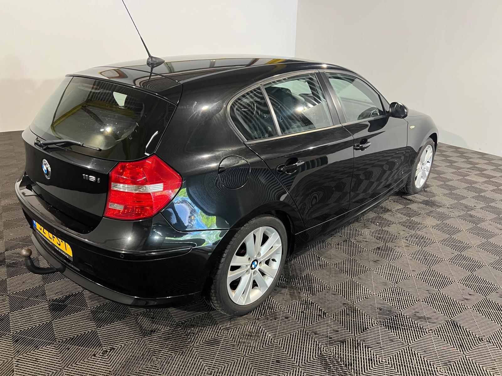 BMW | 1-serie | 116i | 2009 | 235.431 km | 32LFS1 | Geen oordeel