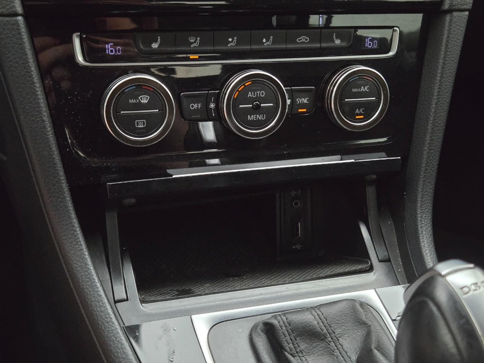 Volkswagen Golf 1.6 TDI Highline | 2014 | 202,590 km | Automatic | 9XNR83 | NAP: Makes sense