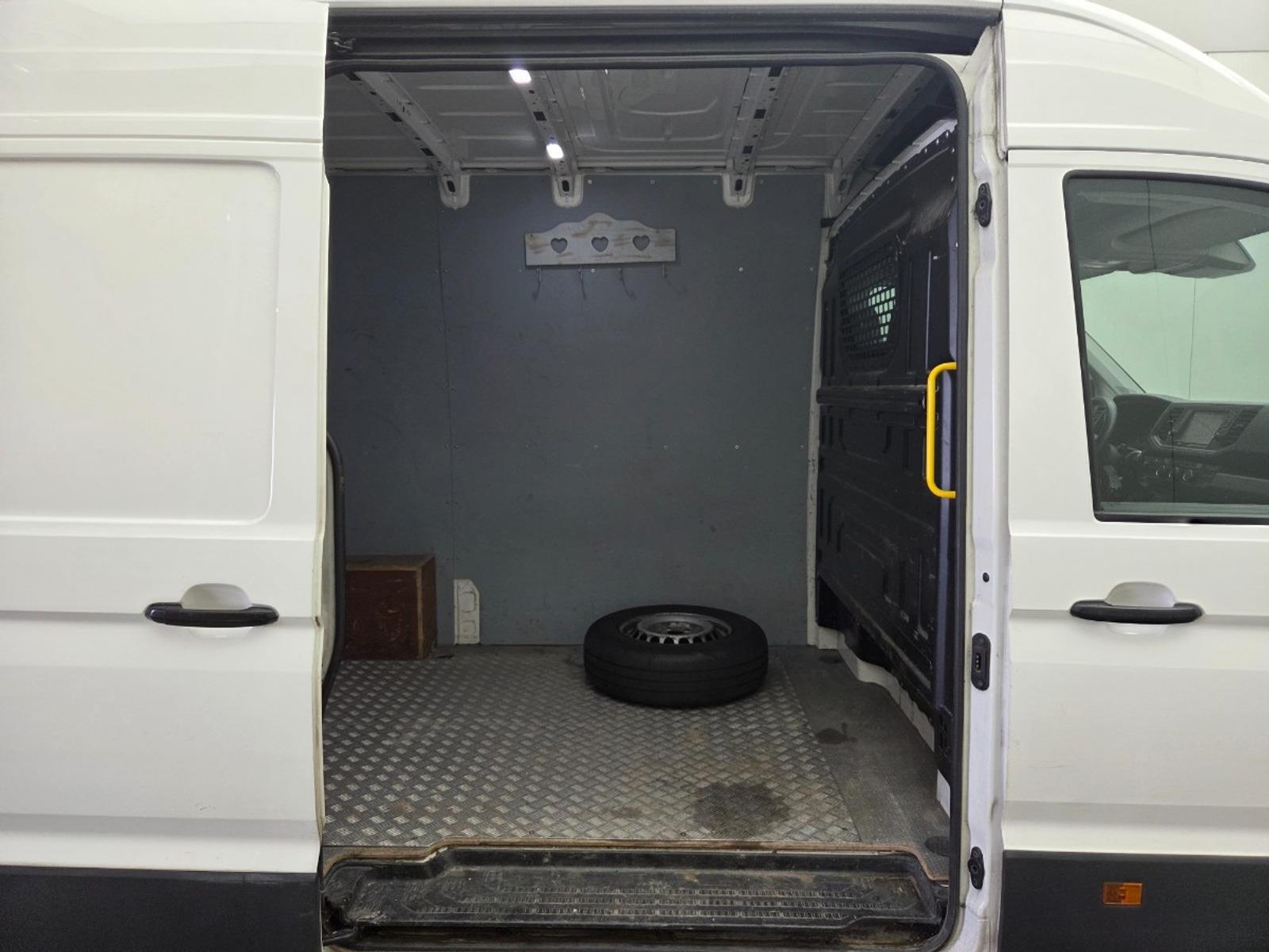 Volkswagen Crafter 35 2.0 TDI L3H3 DC Trendline | 2018 | 181.960 km | Automaat | VZB58F | NAP: Geen oordeel