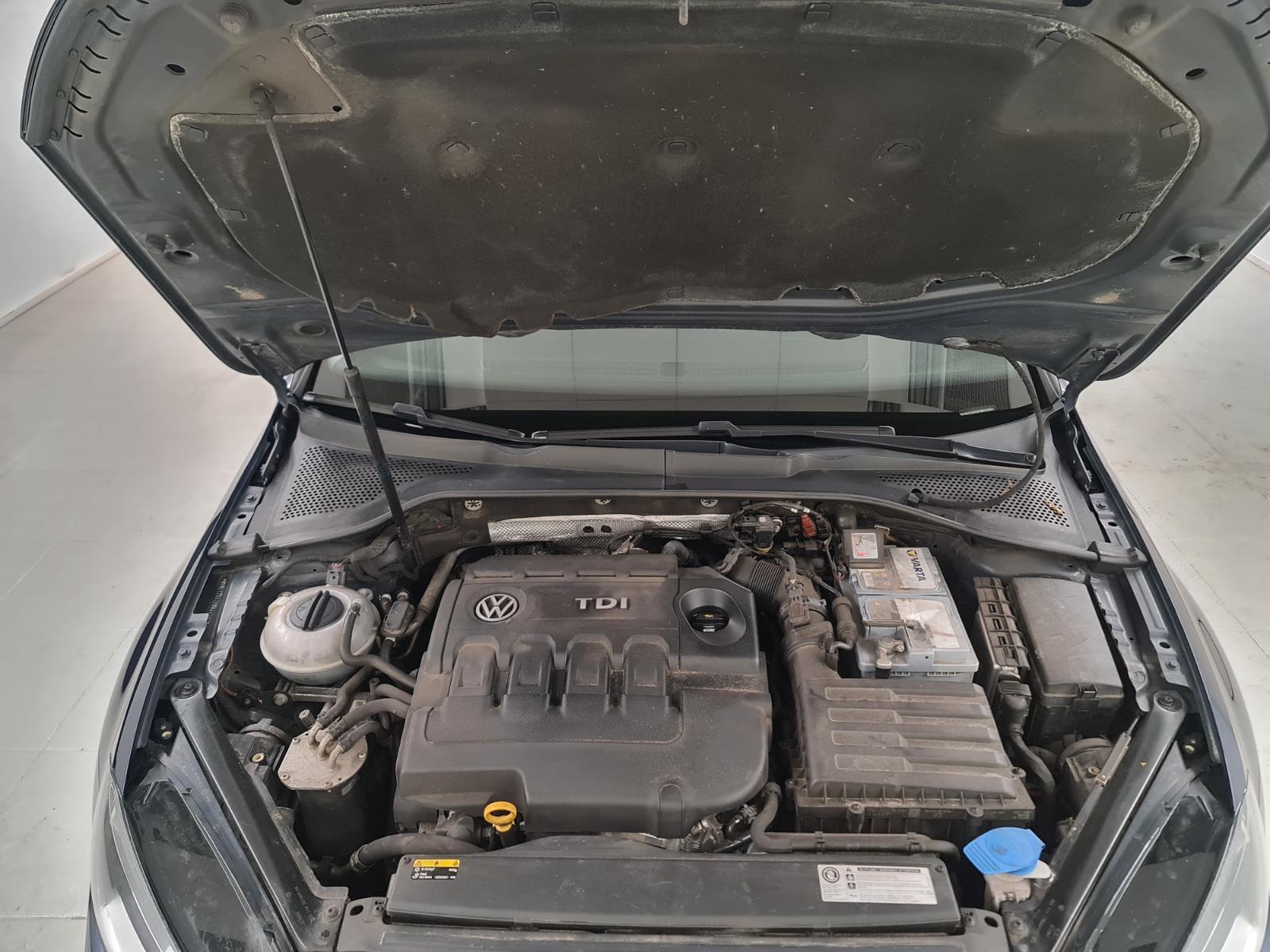Volkswagen Golf 1.6 TDI Connected Series | 2016 | 331.859 km | Automaat | KT071X | NAP: Logisch