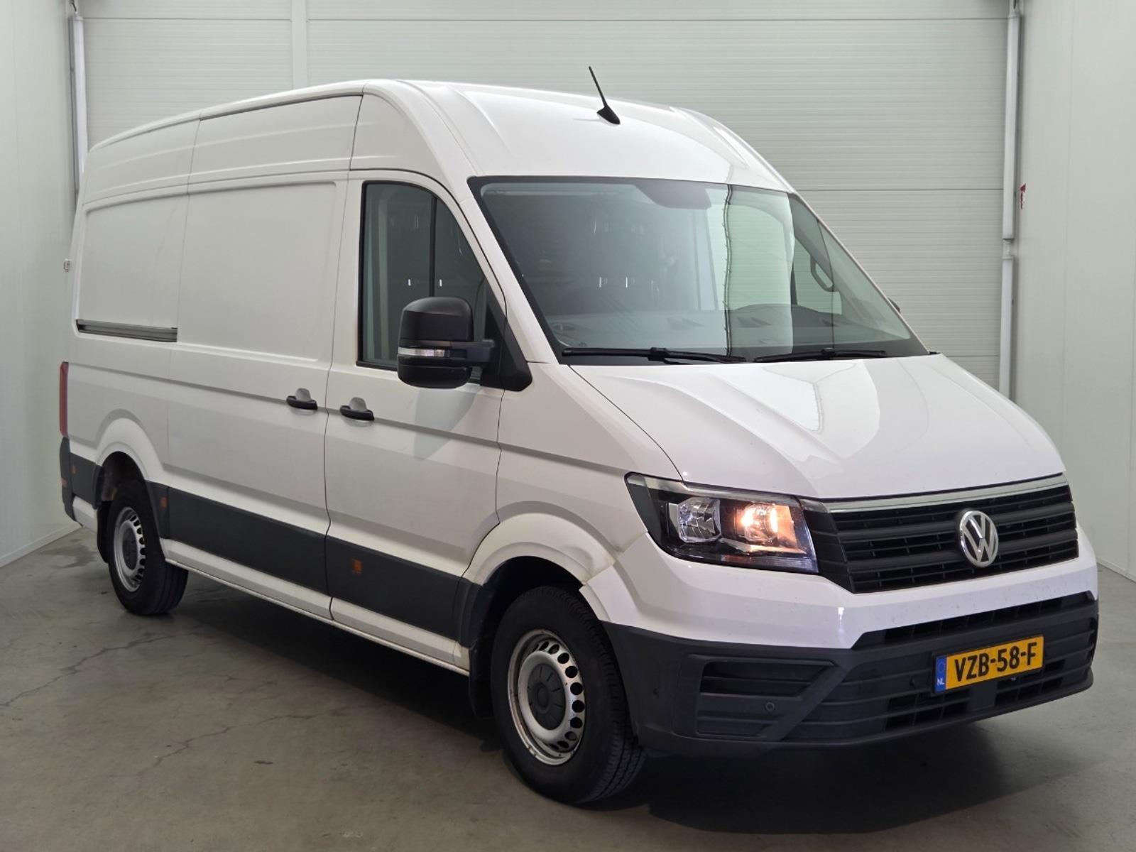 Volkswagen Crafter 35 2.0 TDI L3H3 DC Trendline | 2018 | 181.960 km | Automaat | VZB58F | NAP: Geen oordeel