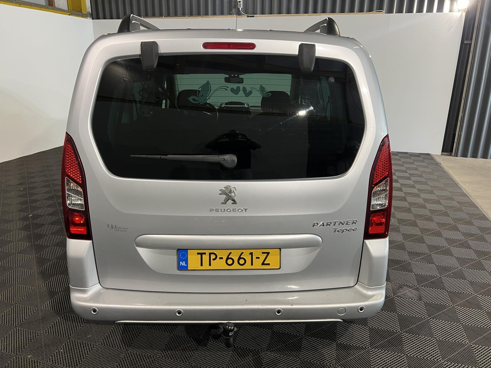 Peugeot | Partner Tepee | 1.6 HDiF XT Executive | 2012 | 248.056 km | TP661Z | Geen oordeel