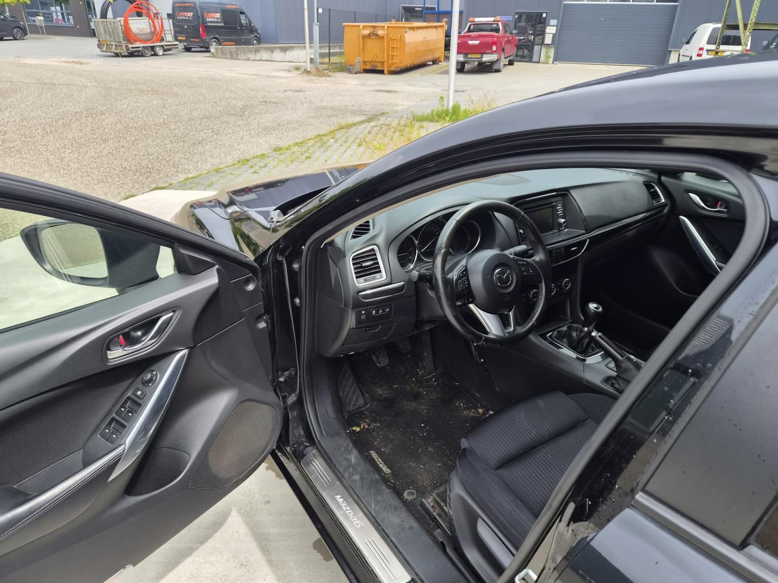 Mazda | 6 | 2.2D Skylease | 2015 | 259,676 km | GV122H | Illogical