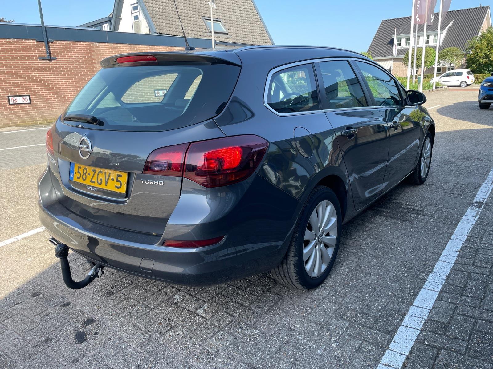 Opel Astra Sports Tourer 1.4 Turbo Cosmo | 2012 | 268,554 km | 58ZGV5 | NAP: Makes sense