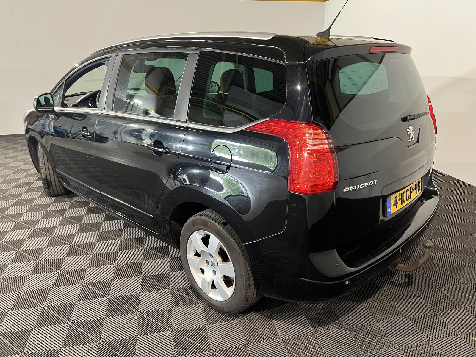 Peugeot | 5008 | 1.6 e-HDi Style 5p. | 2013 | 277.209 km | 4KGP98 | Logisch