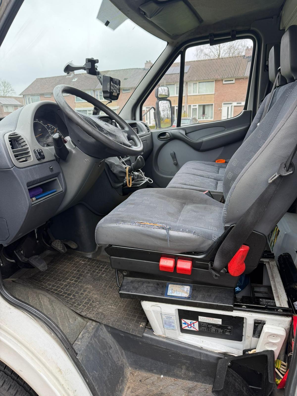 Mercedes-Benz | Sprinter | 413 CDI 2.2 402 | 2003 | 298.673 km | V10NBP | Geen oordeel