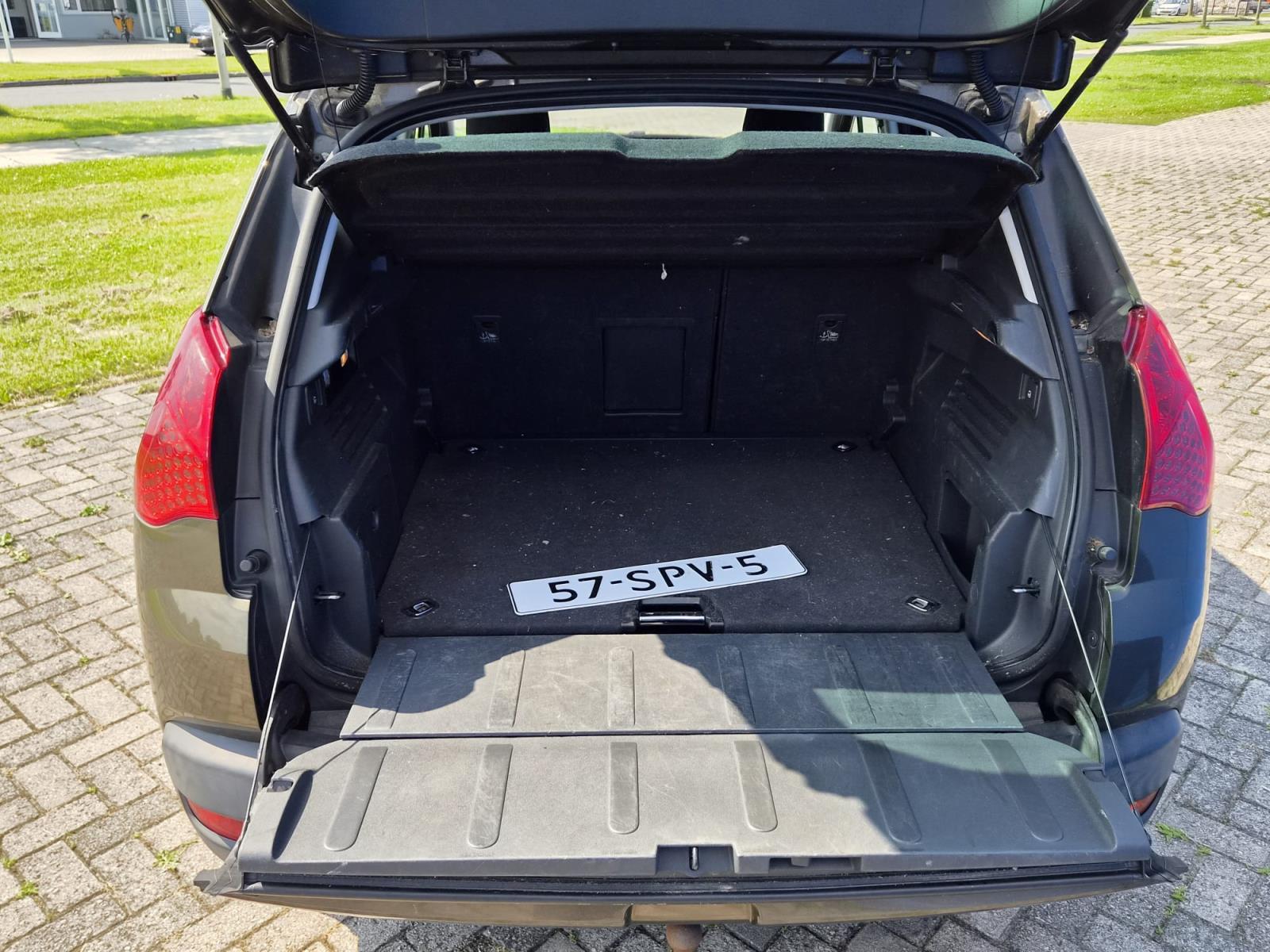 Peugeot | 3008 | 1.6 THP Blue Lease Executive | 2009 | 180,668 km | 57SPV5 | No rating