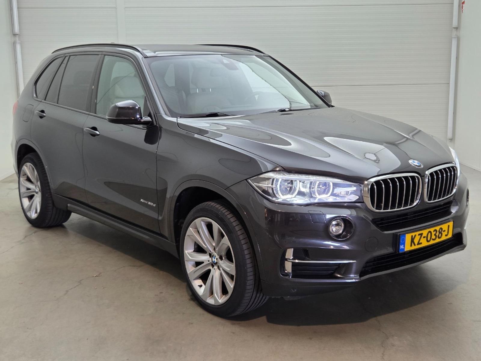 BMW X5 xDrive30d High Executive | 2017 | 205,489 km | Automatic | KZ038J | NAP: Makes sense
